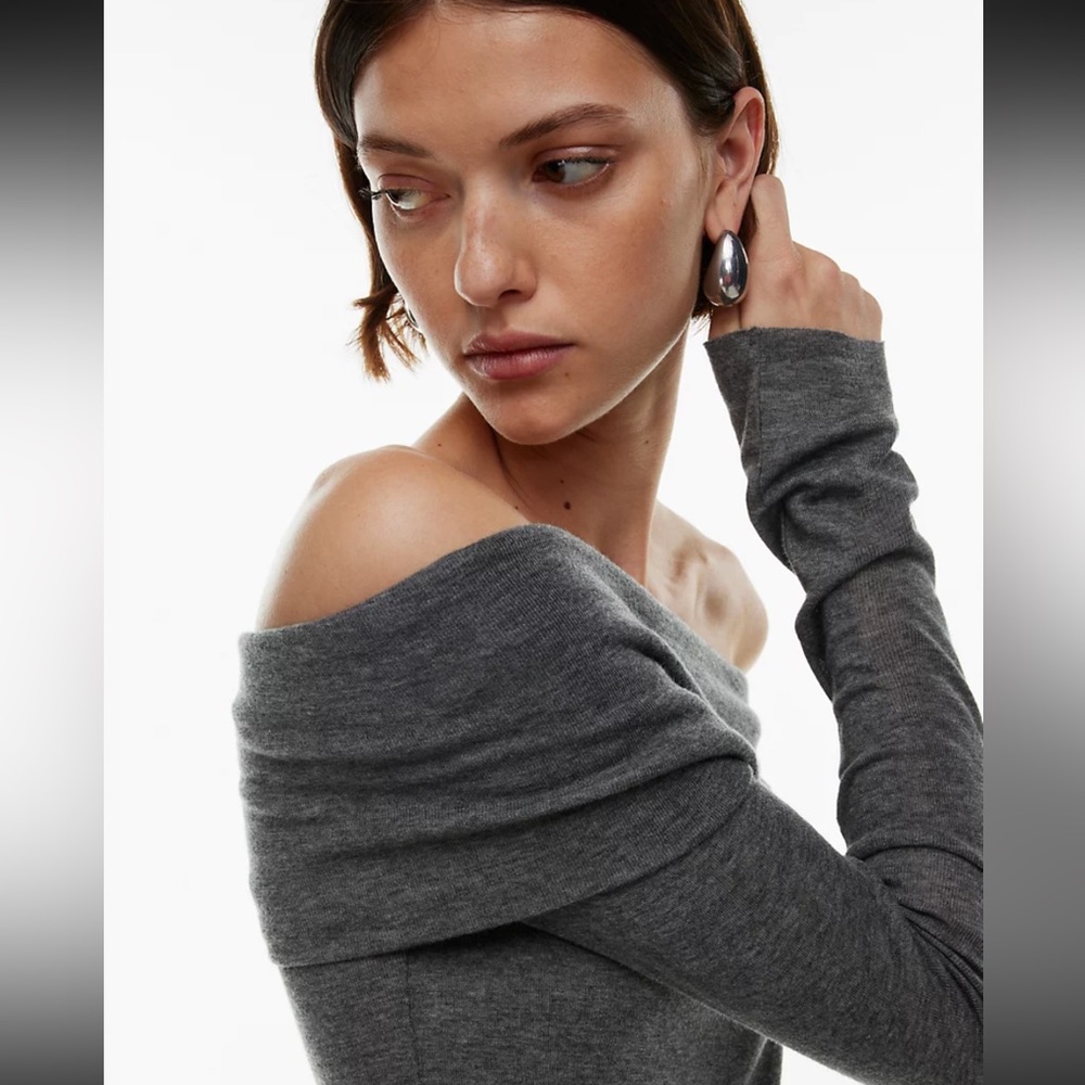 Babaton
Streamline Top